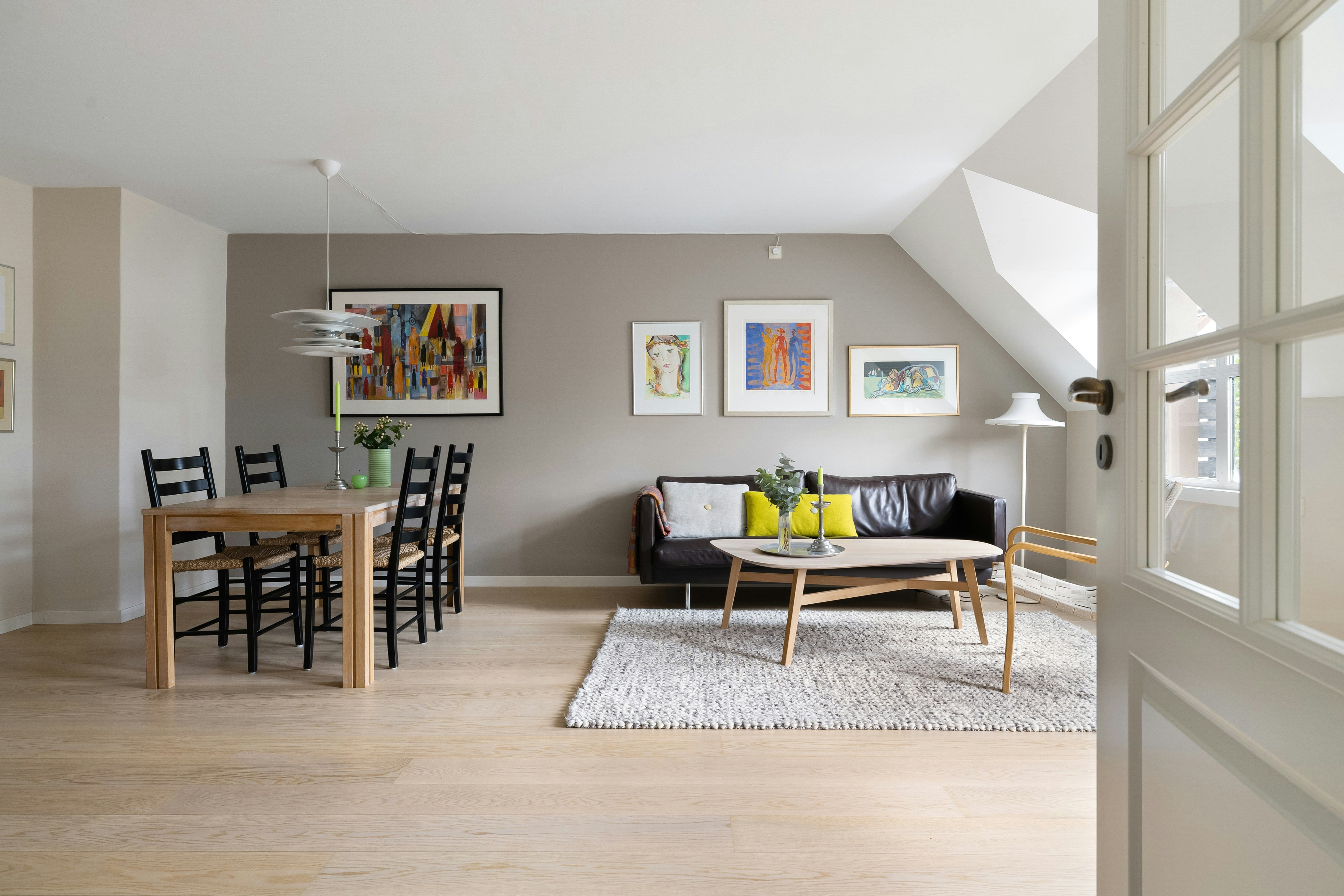 Small Room Big Impact: Wall Art Tricks for Compact Spaces | Bella Home ...