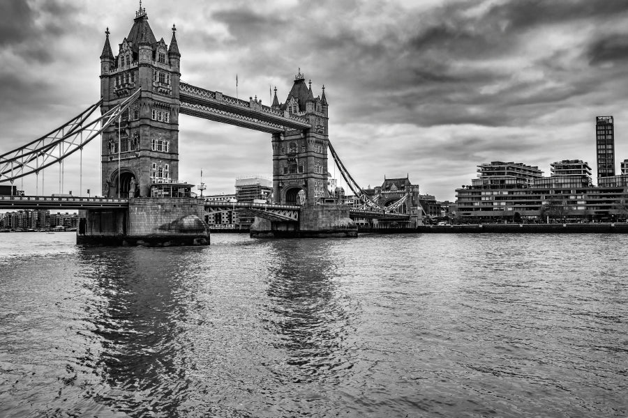 Bella Home Tower Bridge Over The River Thames Print Canvas Ready to hang