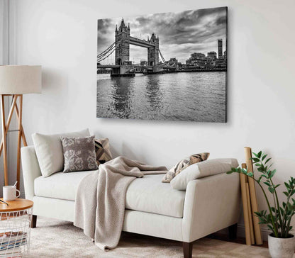 Bella Home Tower Bridge Over The River Thames Print Canvas Ready to hang